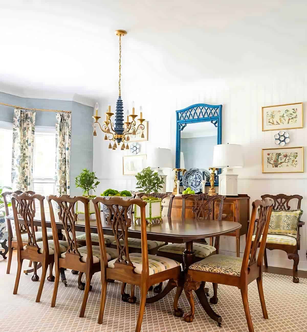 dining room with traditional mahogany table and chairs