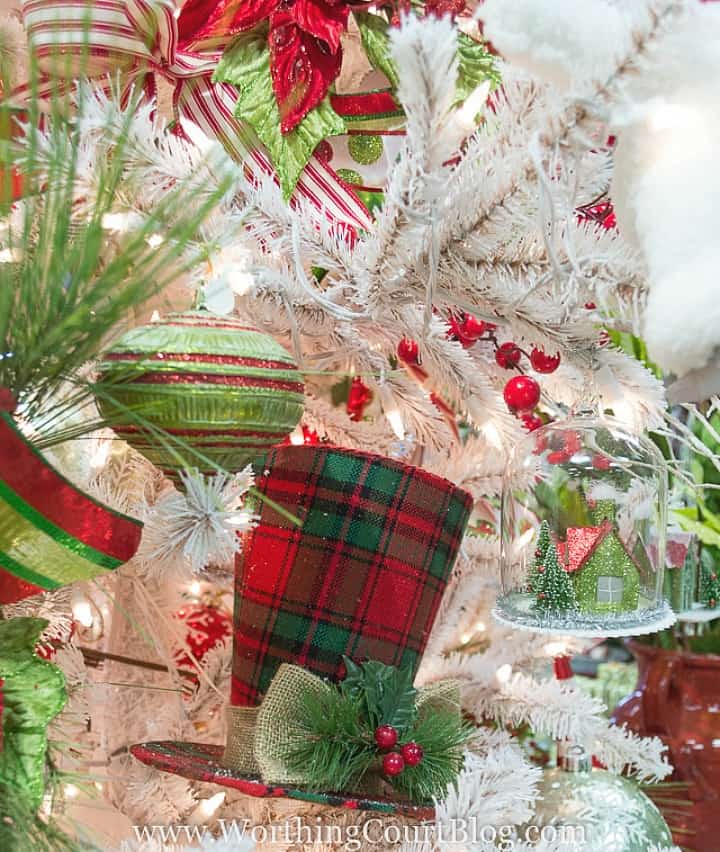 How to Decorate your Christmas Tree Professionally with Ribbons