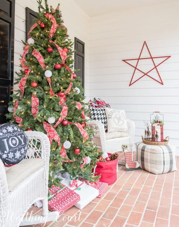 5 Secrets For Creating A Cozy Christmas Porch | Worthing Court