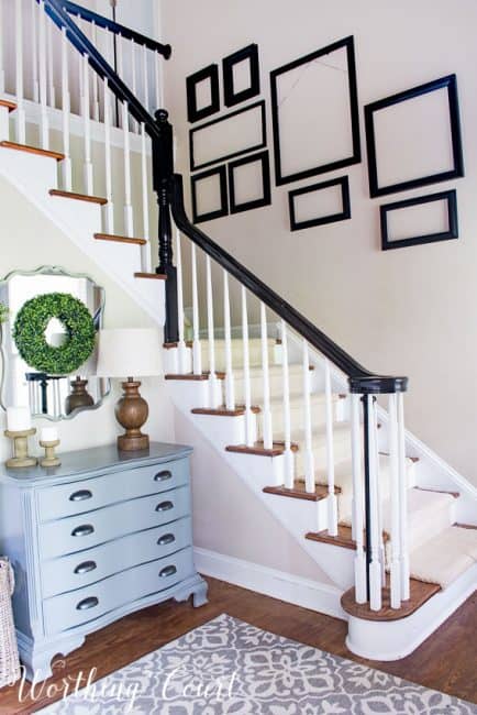 How To Arrange A Stairway Gallery Wall - Worthing Court | DIY Home ...