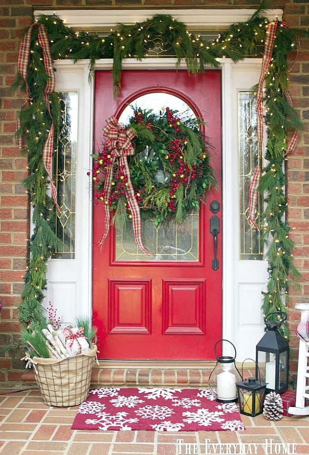 How To Decorate A Small Porch For Christmas | Worthing Court