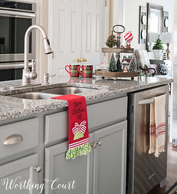 Using Decorative Kitchen Towels to Accessorize your Kitchen
