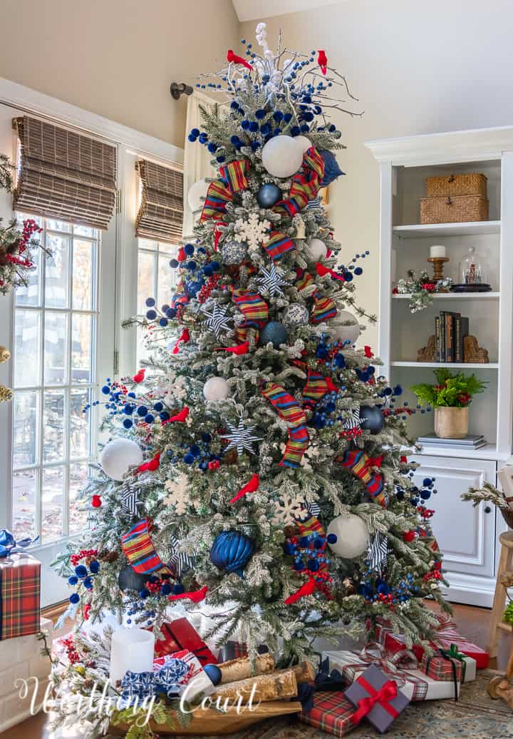 blue and white christmas tree decorating ideas