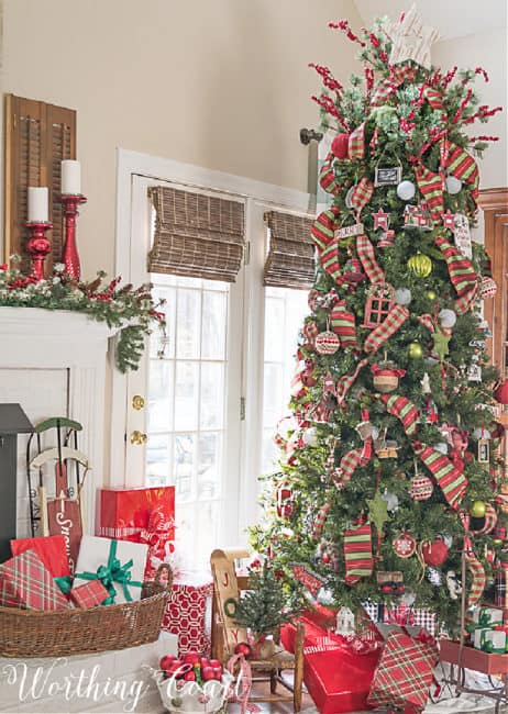 10 Beautiful Christmas Tree Decorating Ideas | Worthing Court