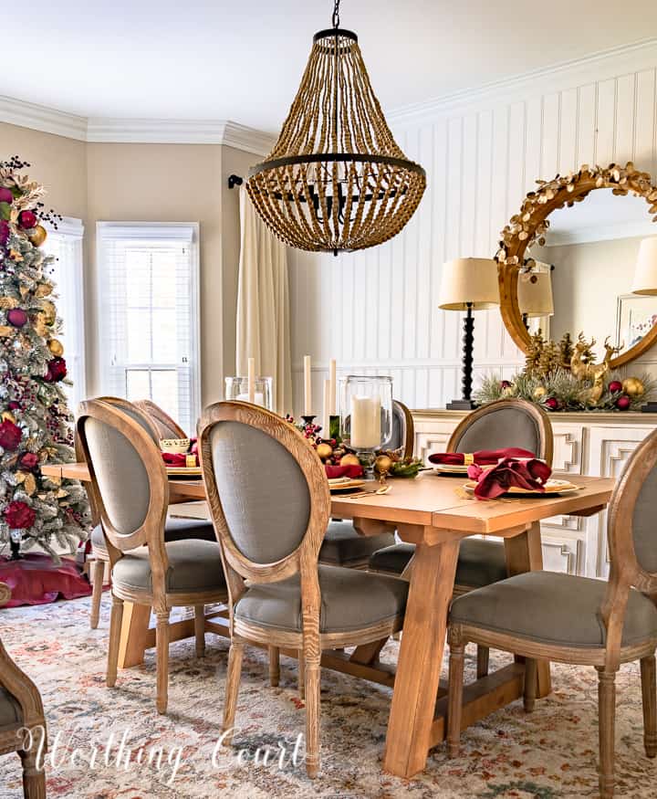 An Elegant Christmas Dining Room