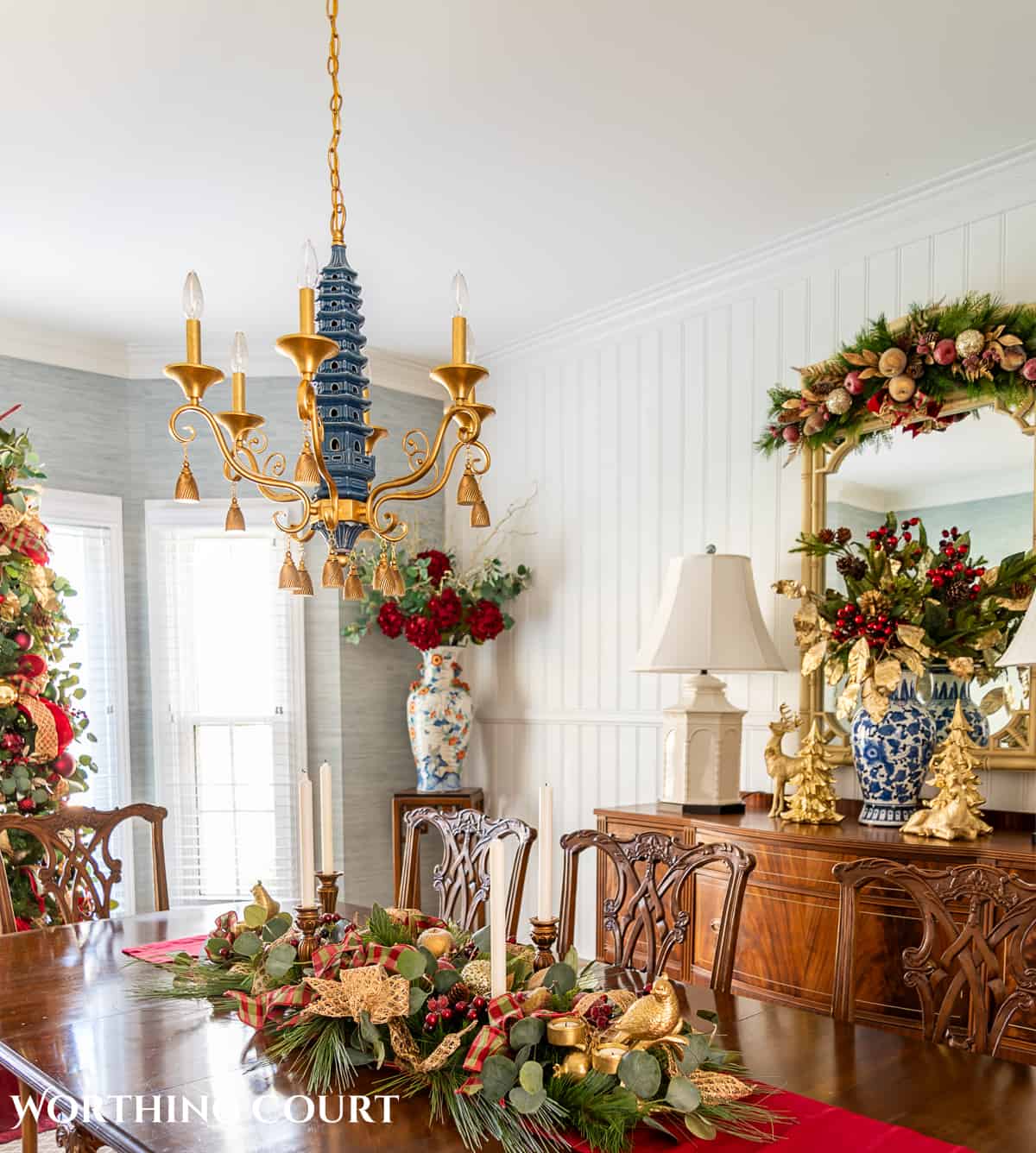 https://www.worthingcourtblog.com/wp-content/uploads/2023/12/Christmas-dining-room-decorations-4.jpg