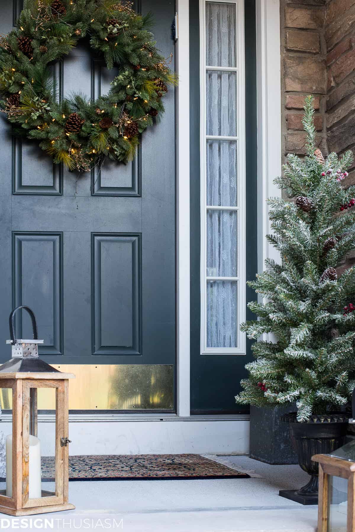 tiny porch Christmas decor